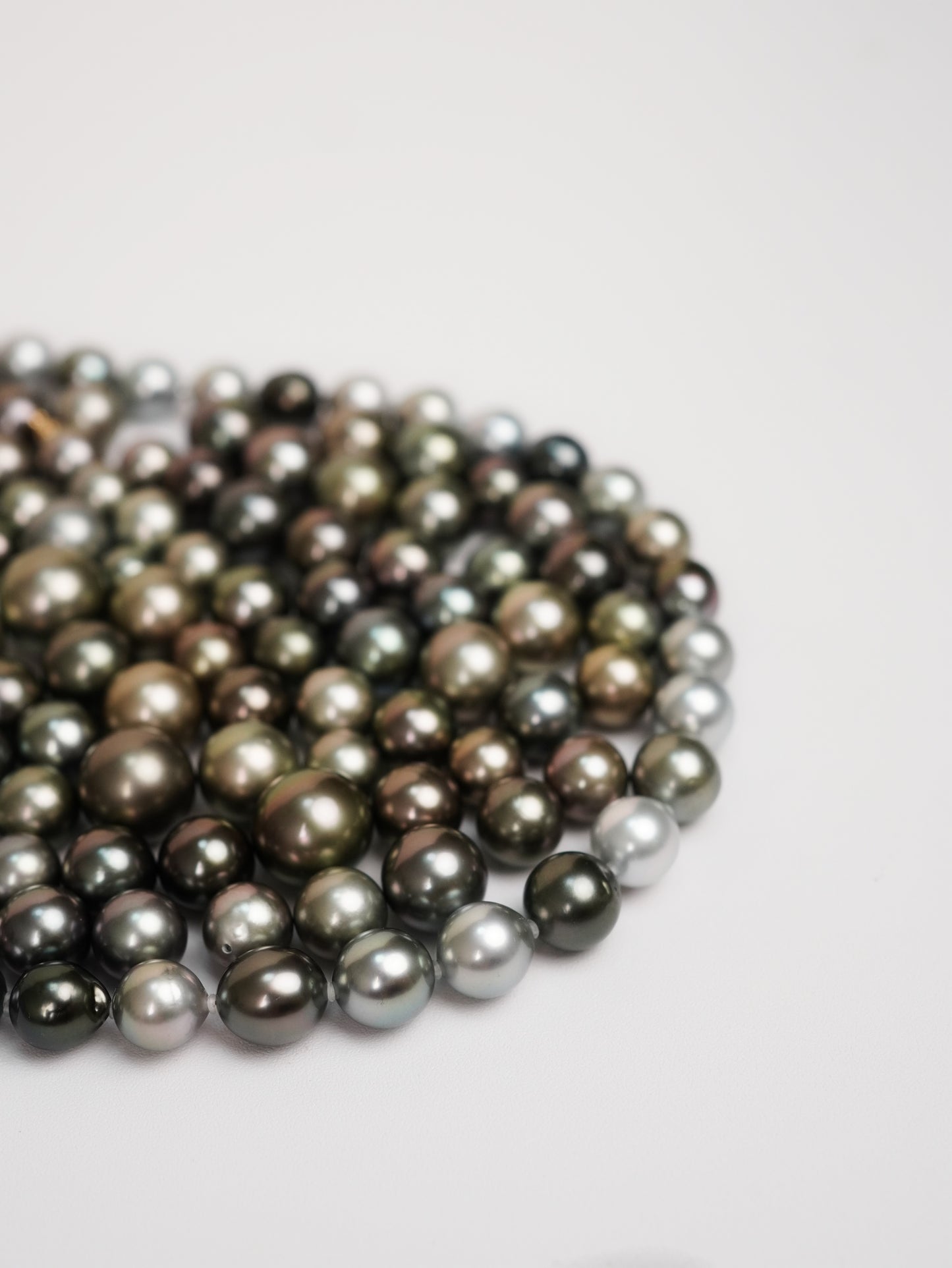 Aomame Tahitian Pearl Stud Earrings