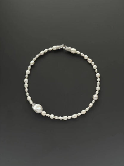 Luna Baroque Pearl Necklace